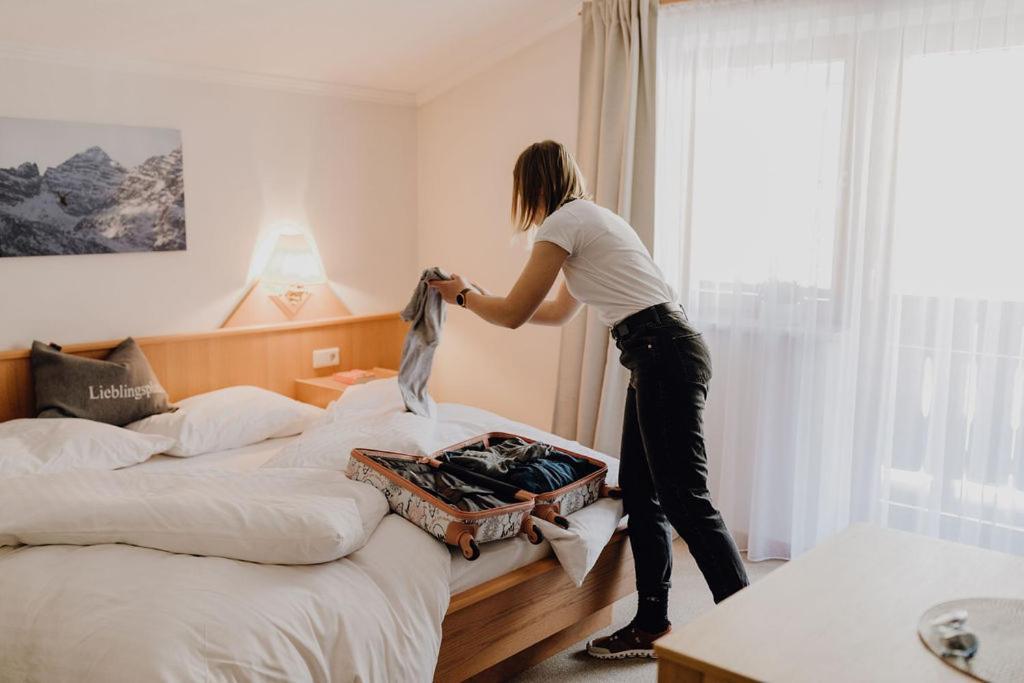 Dorfcafe Unken Hotelpension Swirtshaus Im Dorf Екстер'єр фото