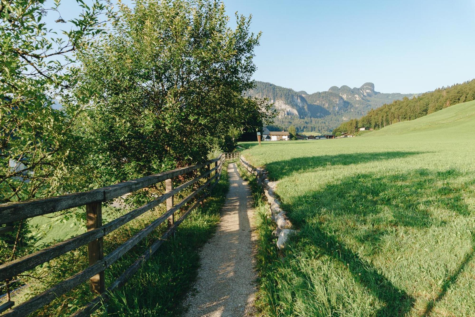 Dorfcafe Unken Hotelpension Swirtshaus Im Dorf Екстер'єр фото