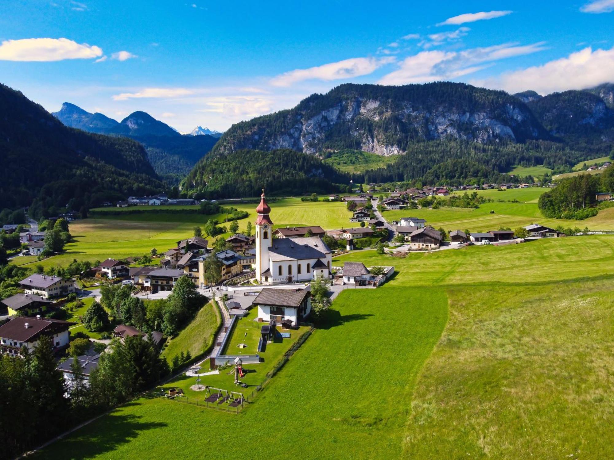 Dorfcafe Unken Hotelpension Swirtshaus Im Dorf Екстер'єр фото